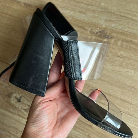 SCHUTZ • Victorie High Block Heel in Black - Picture 5 of 10